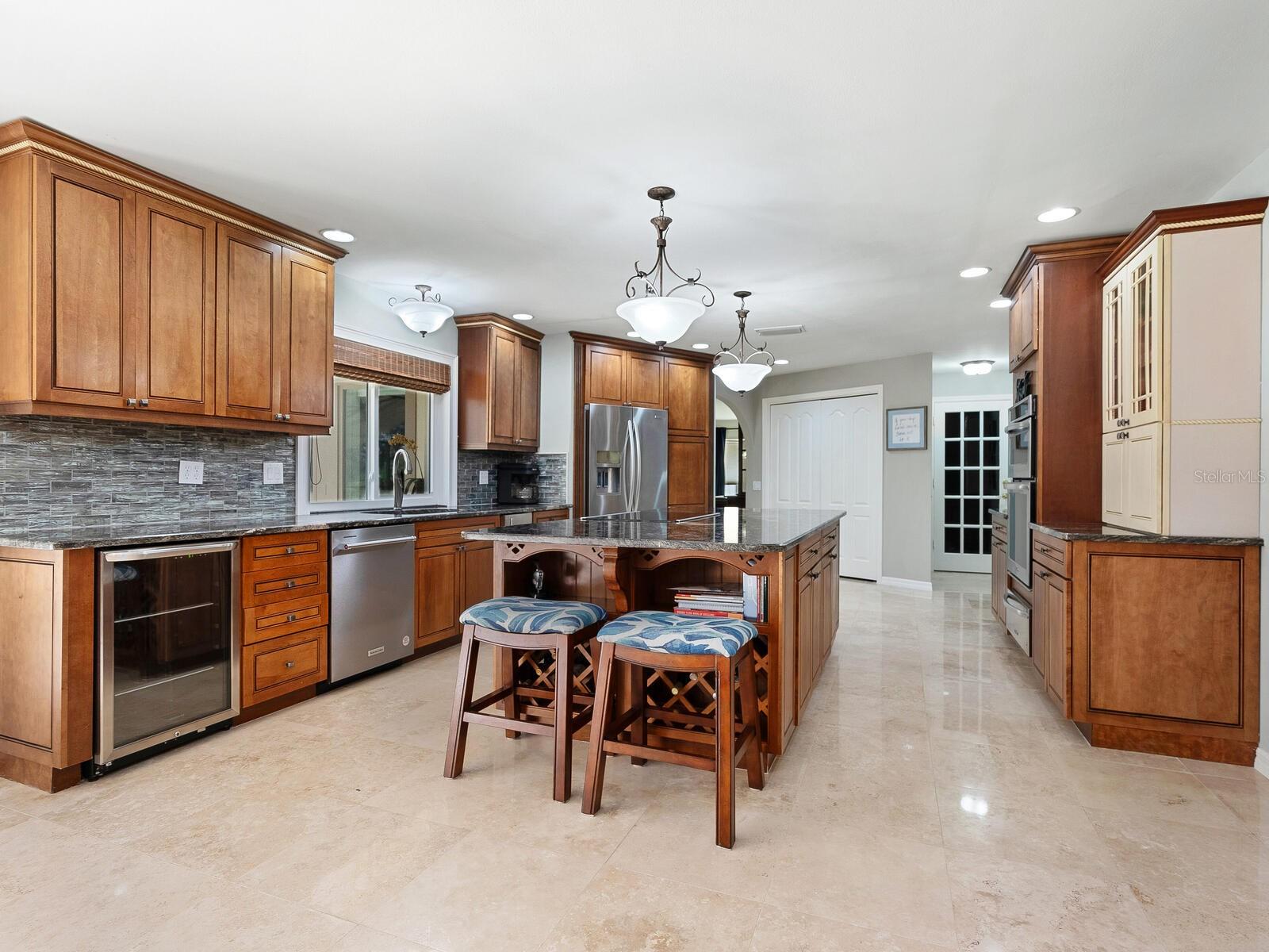 A4647714 Property Photo