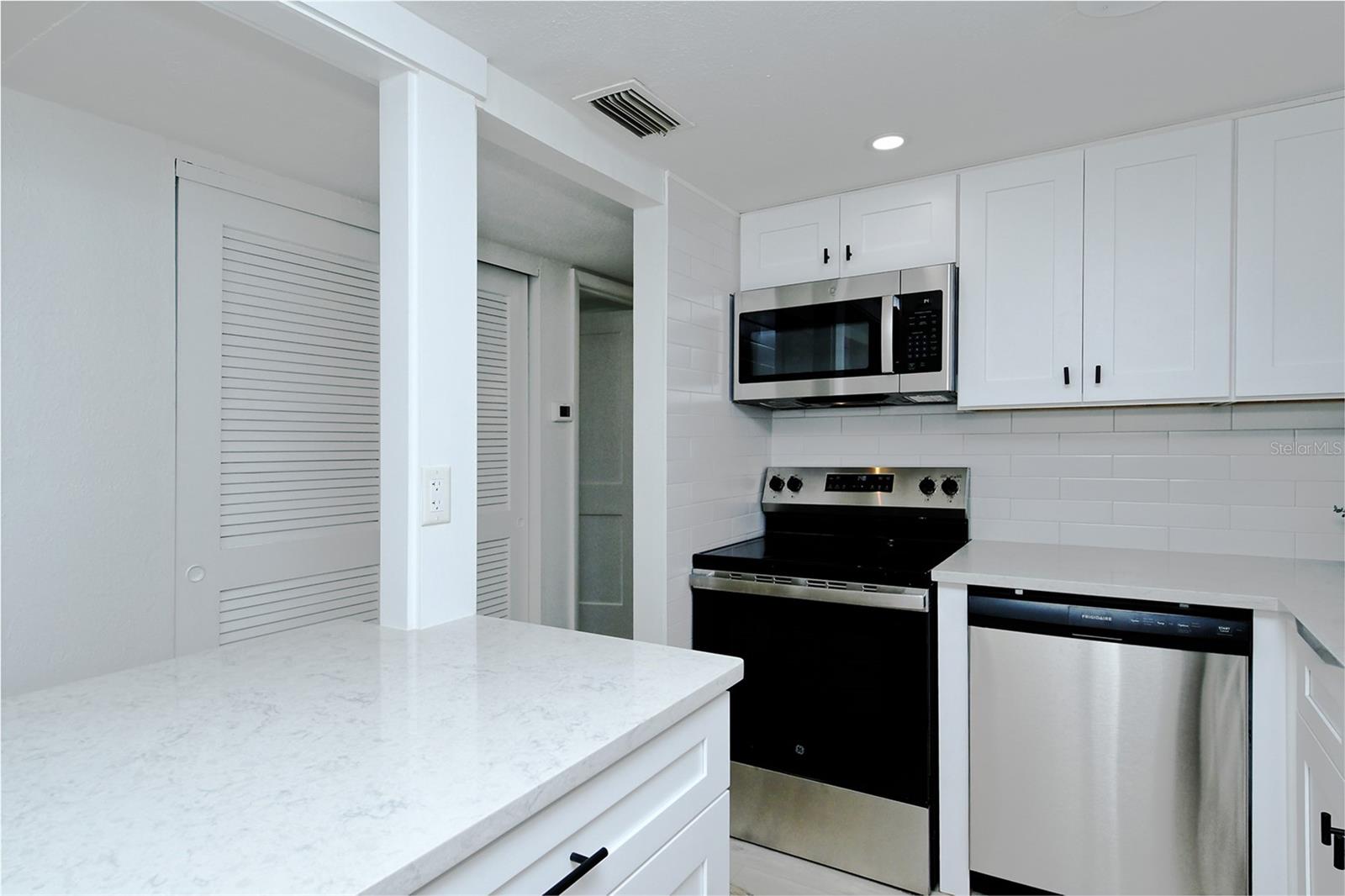 2227 SUNSET DR #E22, BRADENTON, FL, 34207