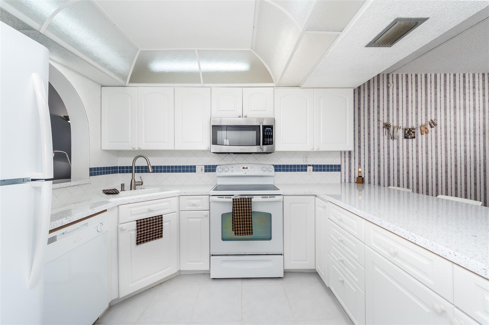 19701 GULF BLVD #322, INDIAN SHORES, FL, 33785