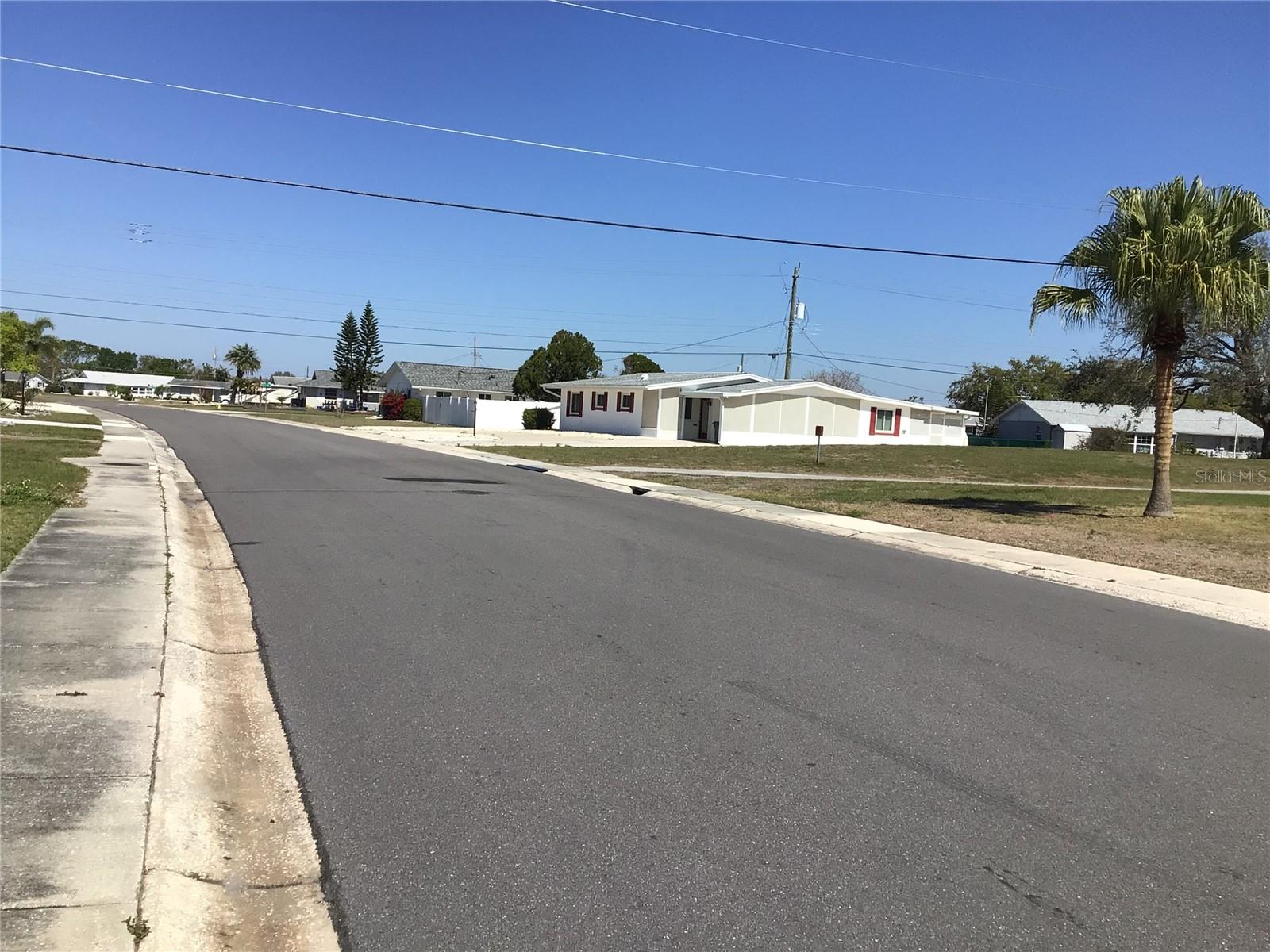 1306 CHERRY HILLS DR, SUN CITY CENTER, FL, 33573