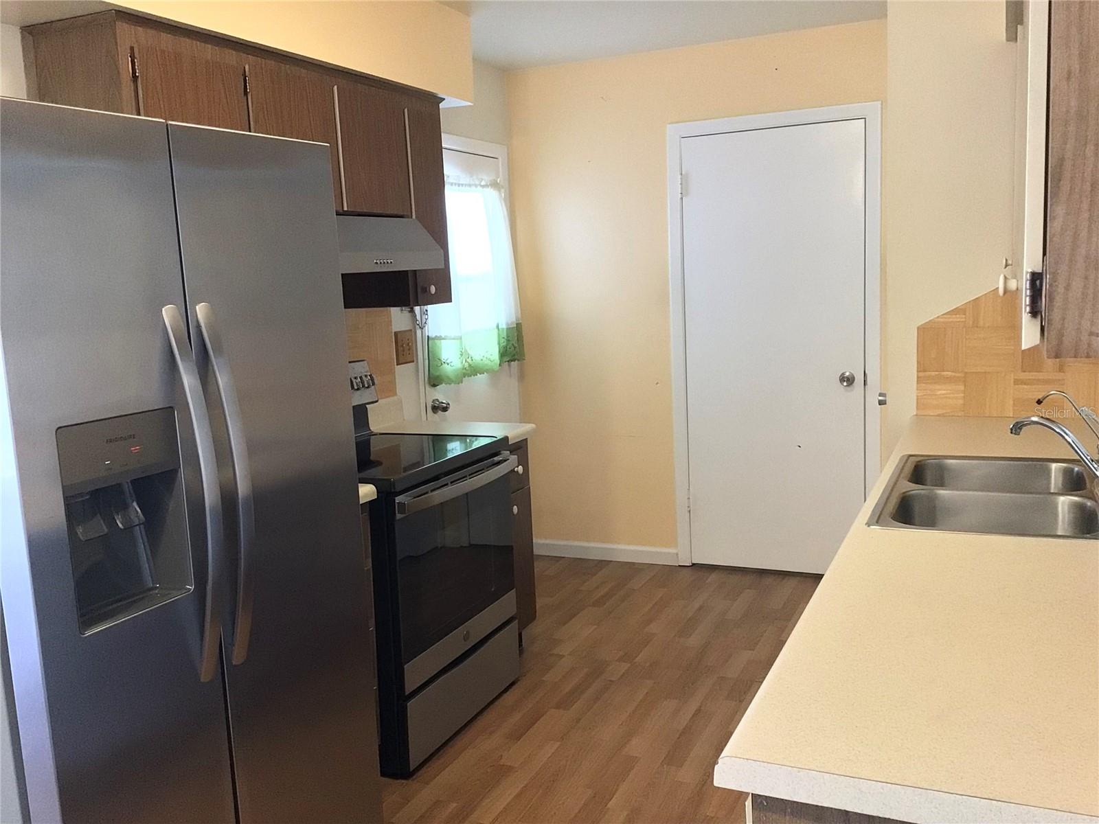 1306 CHERRY HILLS DR, SUN CITY CENTER, FL, 33573