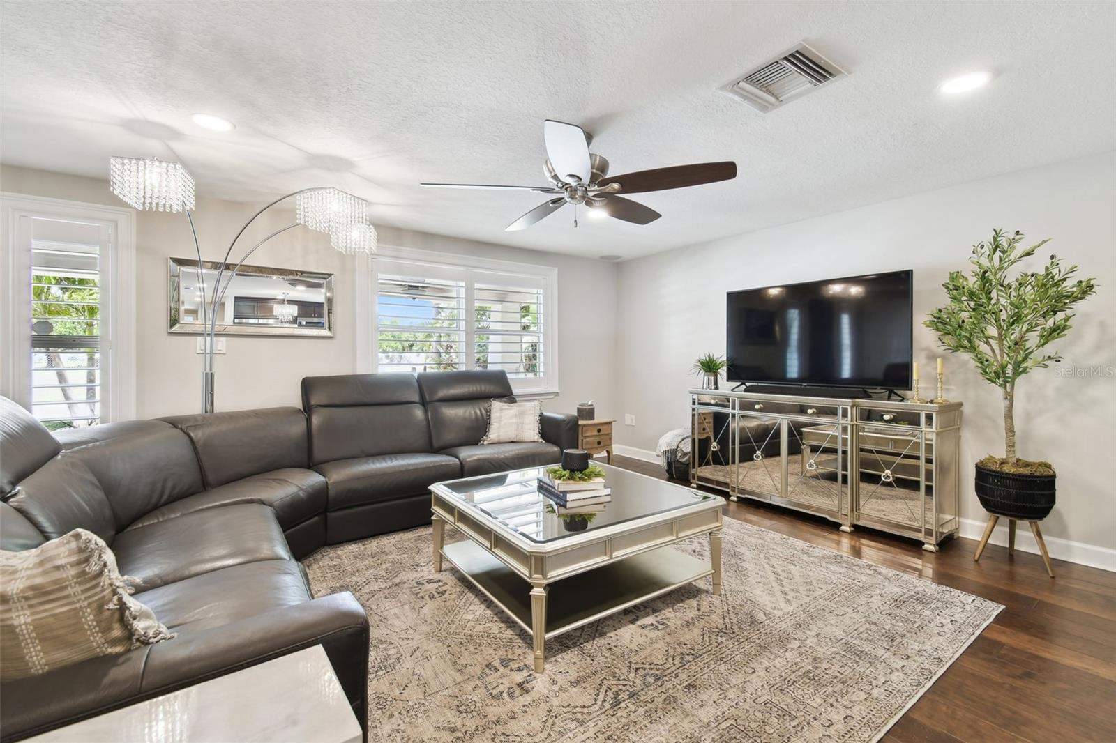 2826 W PAXTON AVE, TAMPA, FL, 33611