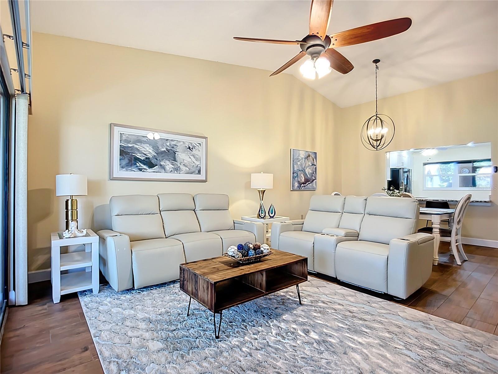 892 COUNTRY CLUB CIR #50, VENICE, FL, 34293