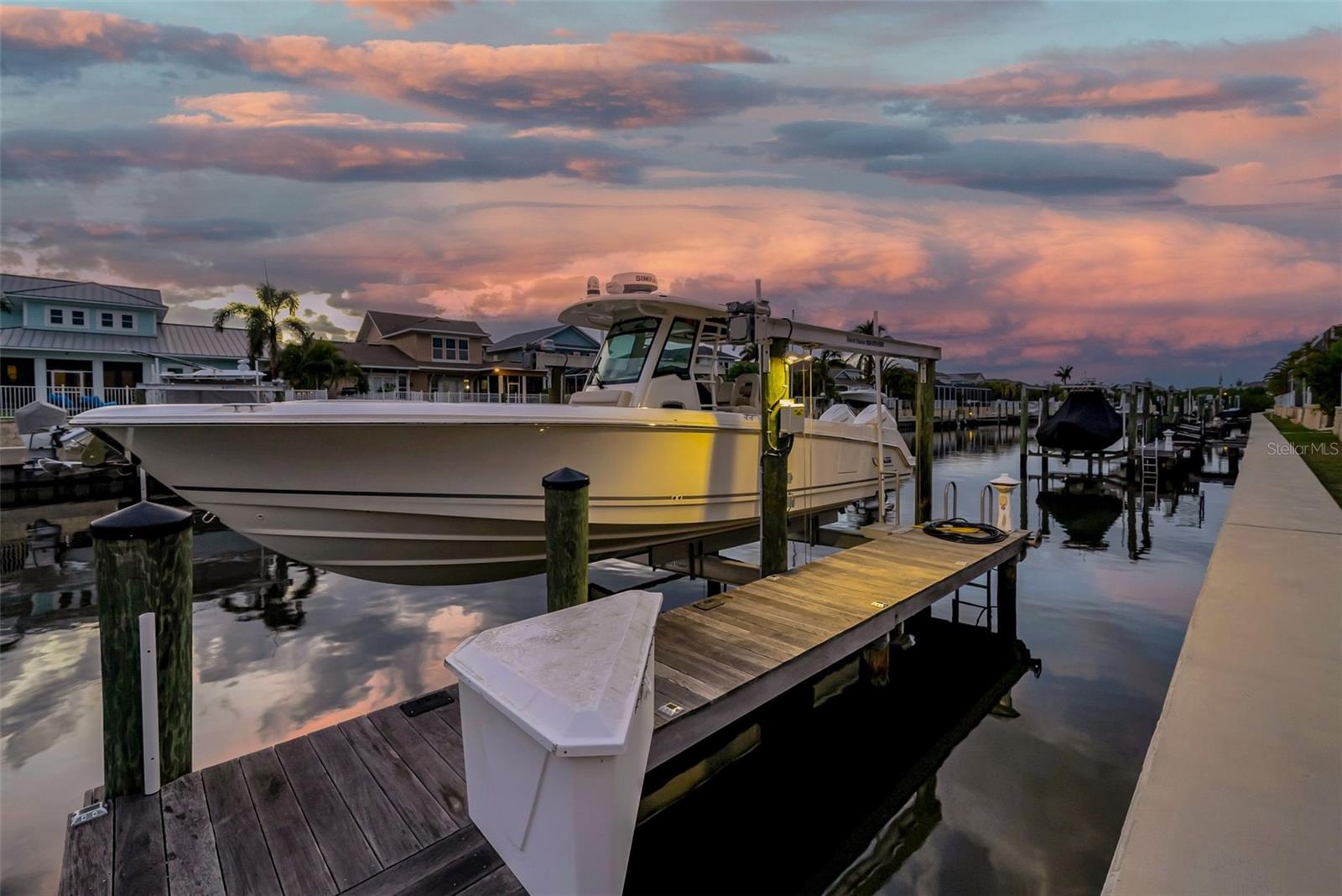 422 ISLEBAY DR, APOLLO BEACH, FL, 33572