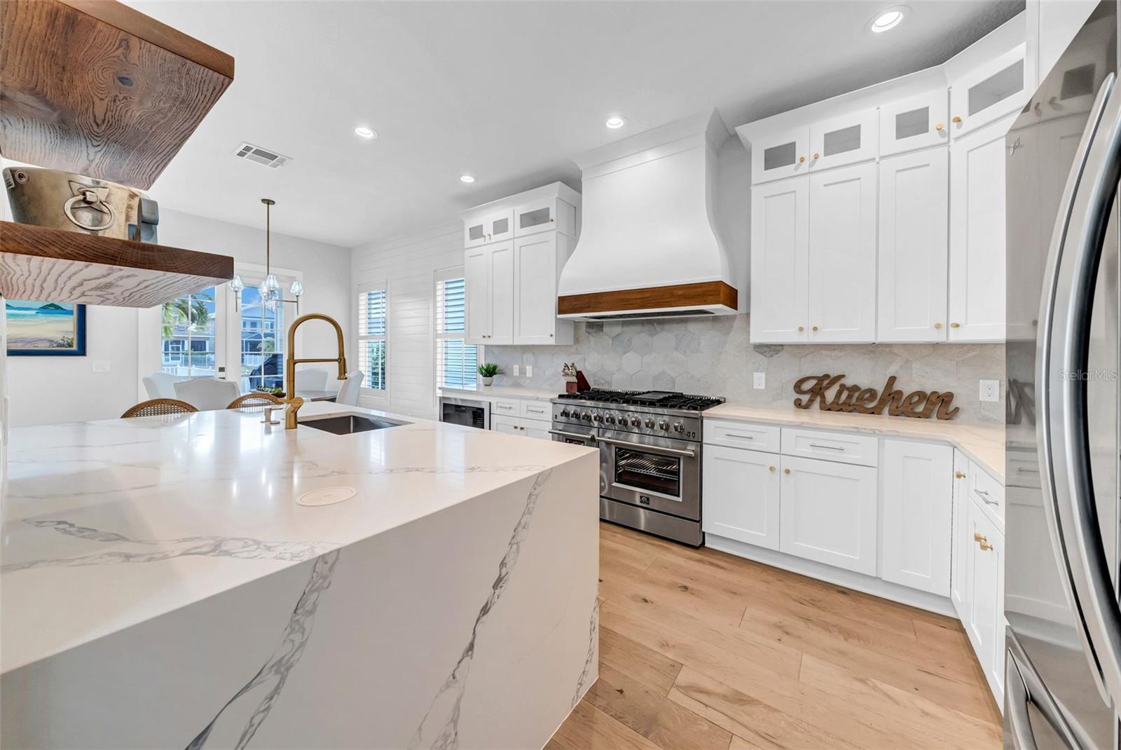 422 ISLEBAY DR, APOLLO BEACH, FL, 33572