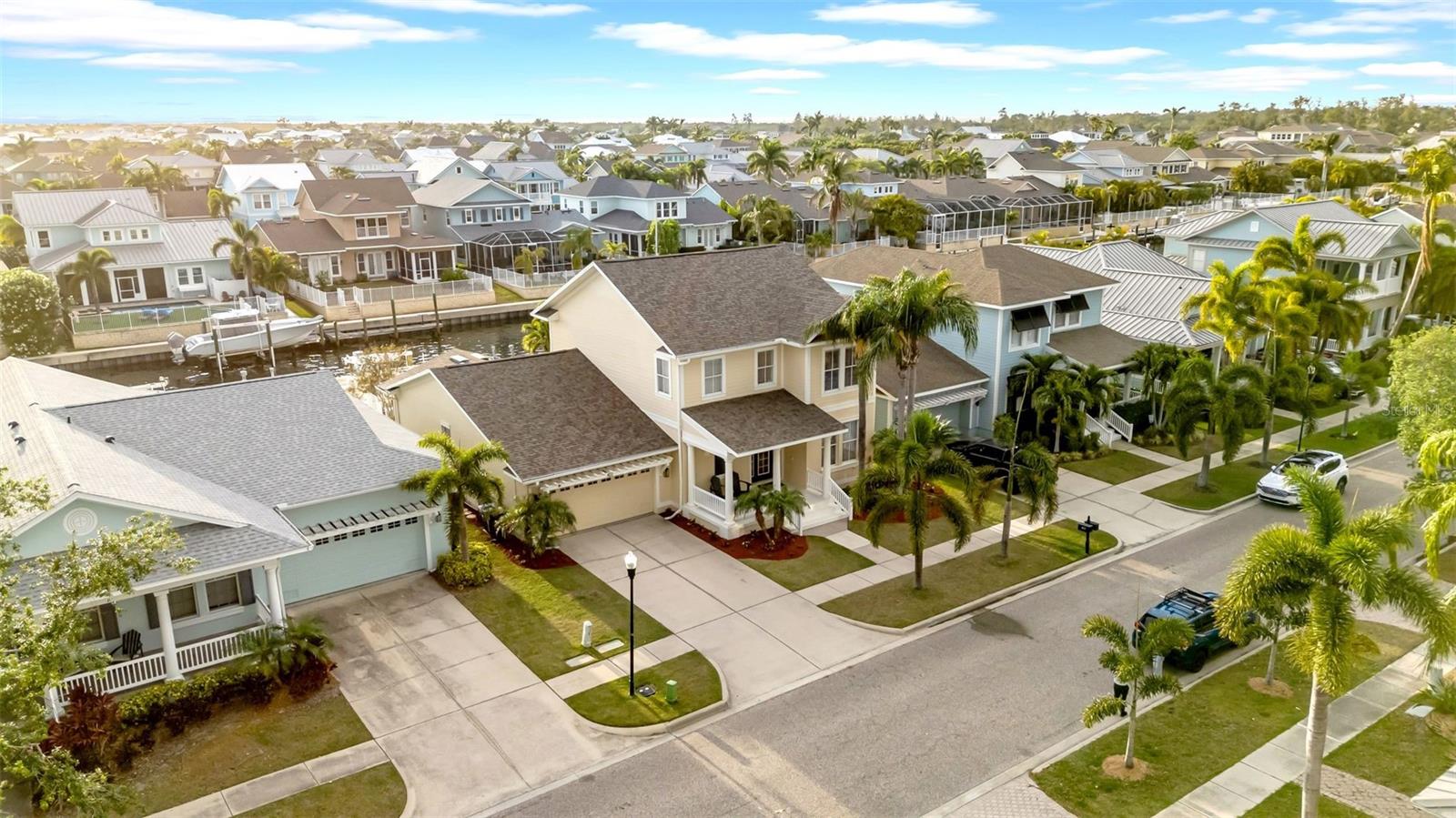 422 ISLEBAY DR, APOLLO BEACH, FL, 33572