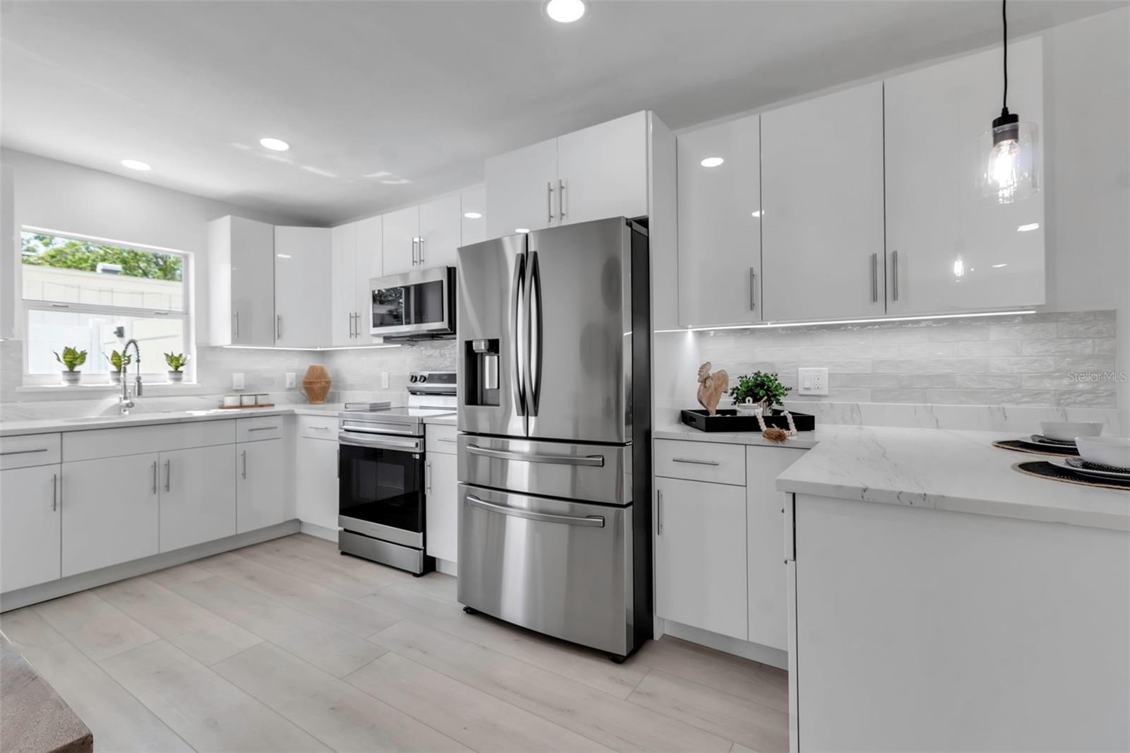 3101 BAY ST, SARASOTA, FL, 34237