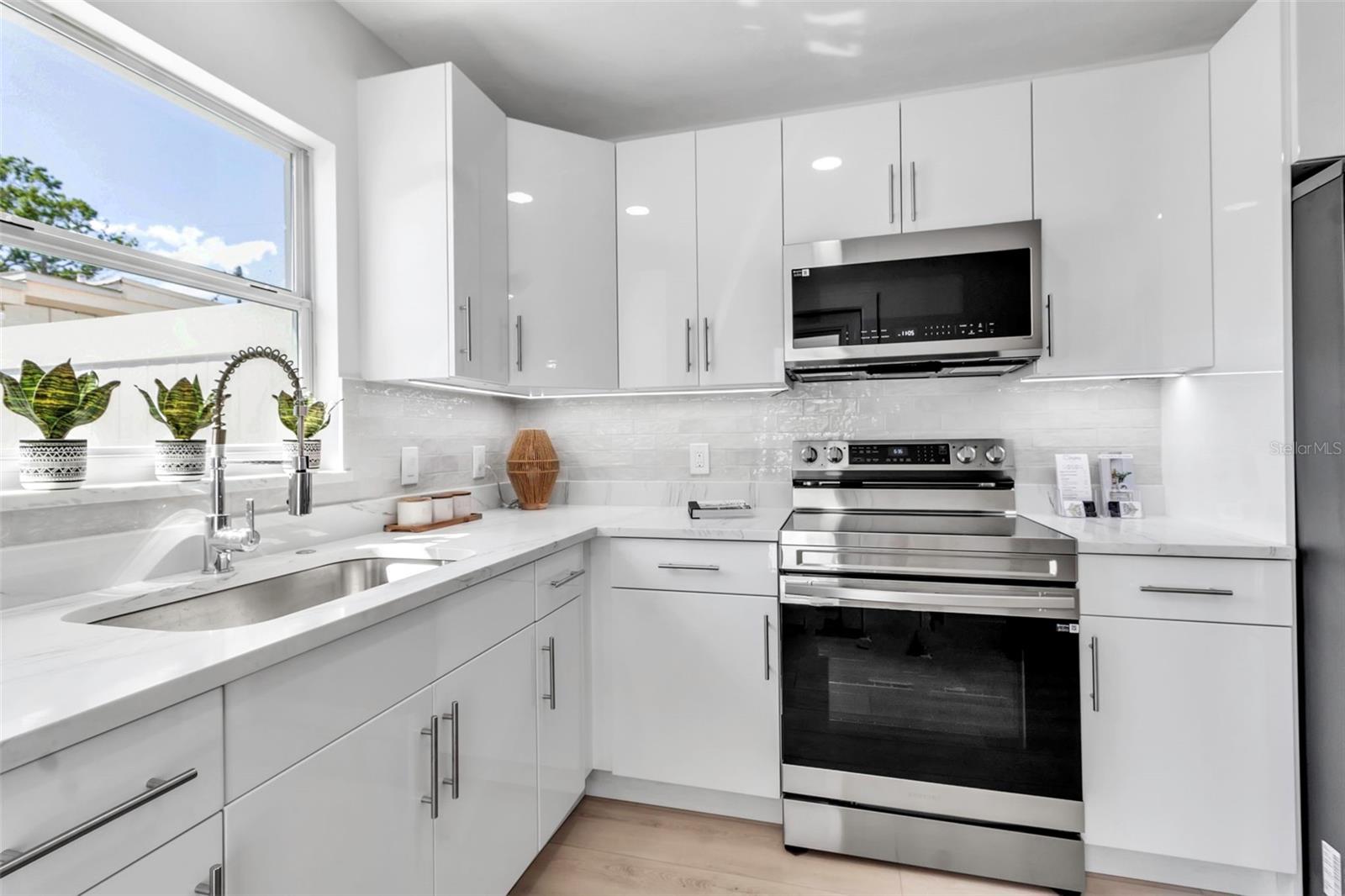 3101 BAY ST, SARASOTA, FL, 34237