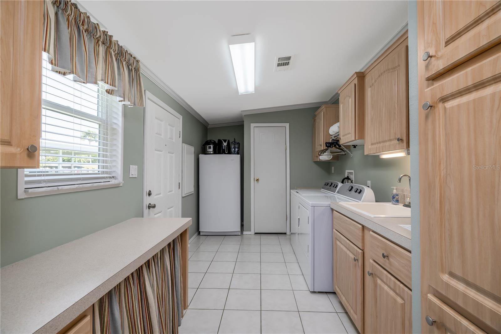 820 NAVIGATORS WAY, EDGEWATER, FL, 32141