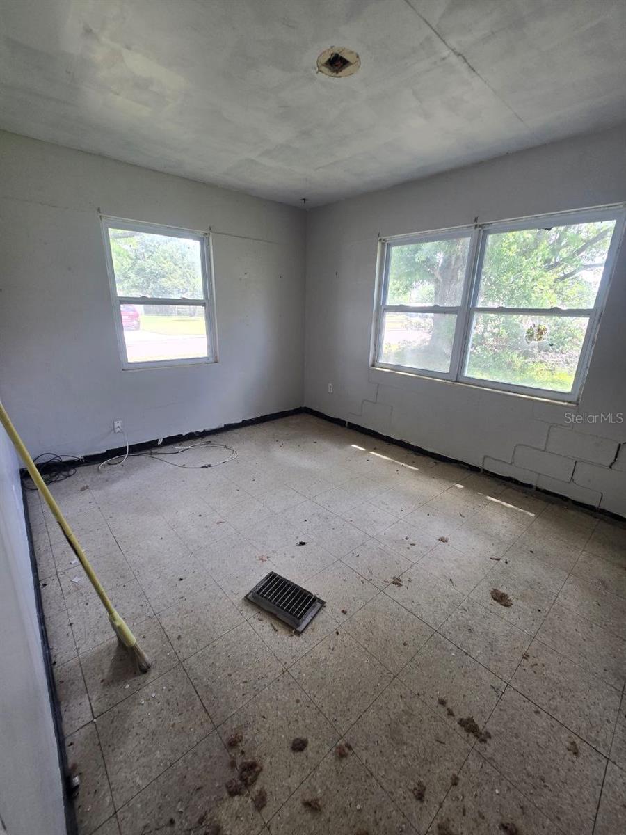 1211 NE 4TH ST, MULBERRY, FL, 33860