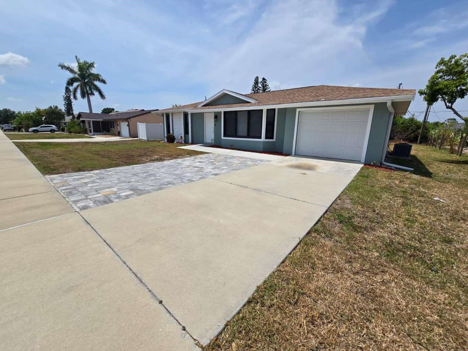 19342 EDGEWATER DR, PORT CHARLOTTE, FL, 33948