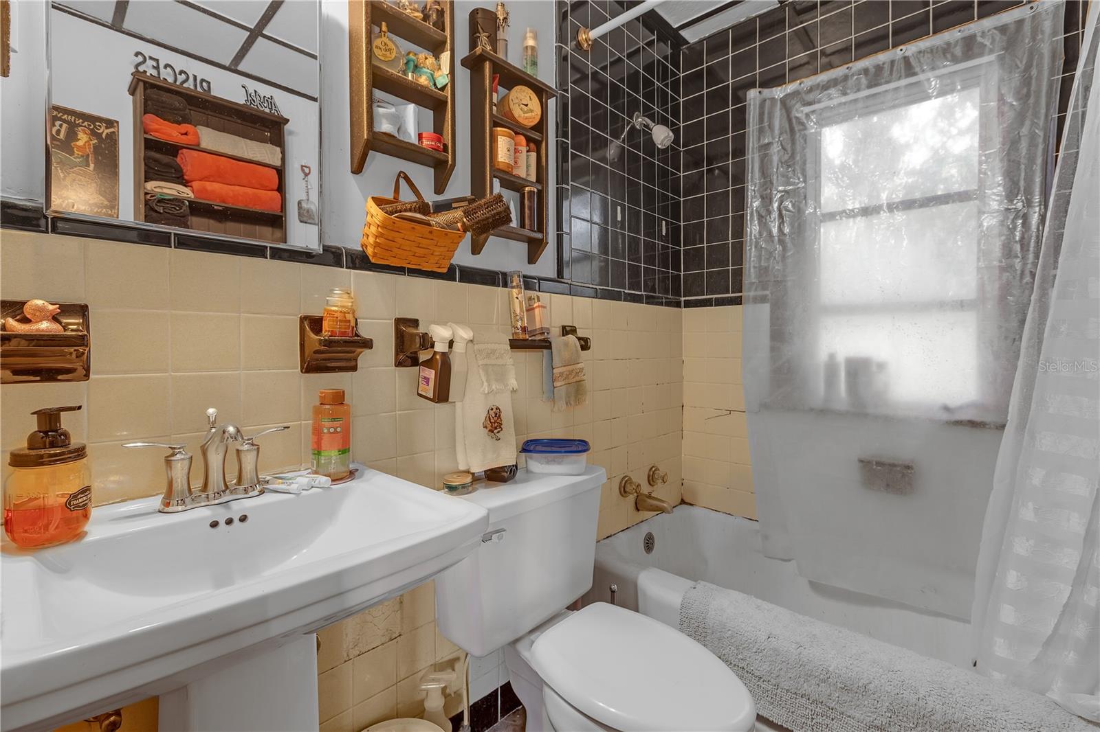 5651 ORANGE GROVE AVE, NEW PORT RICHEY, FL, 34652