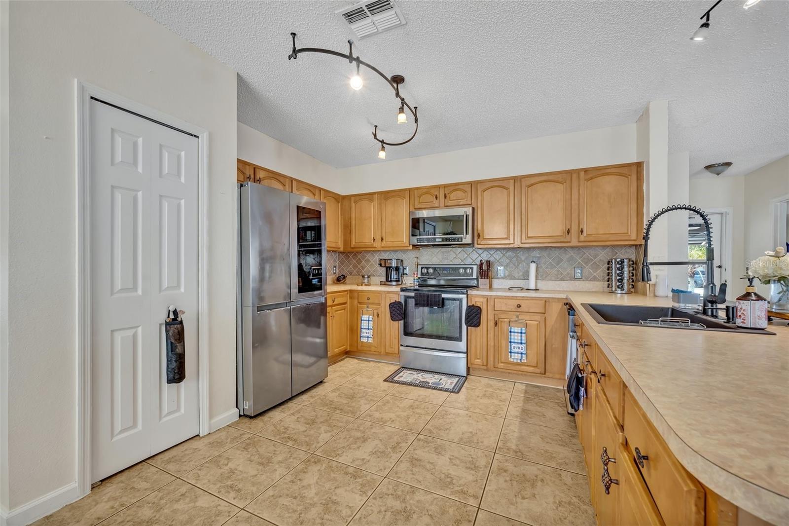 1072 JAMES DR, KISSIMMEE, FL, 34759