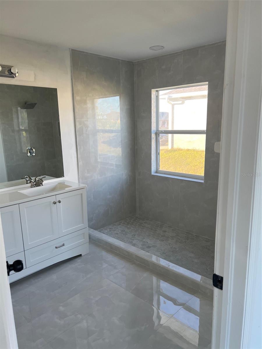 371 PORTAGE AVE, LEHIGH ACRES, FL, 33974