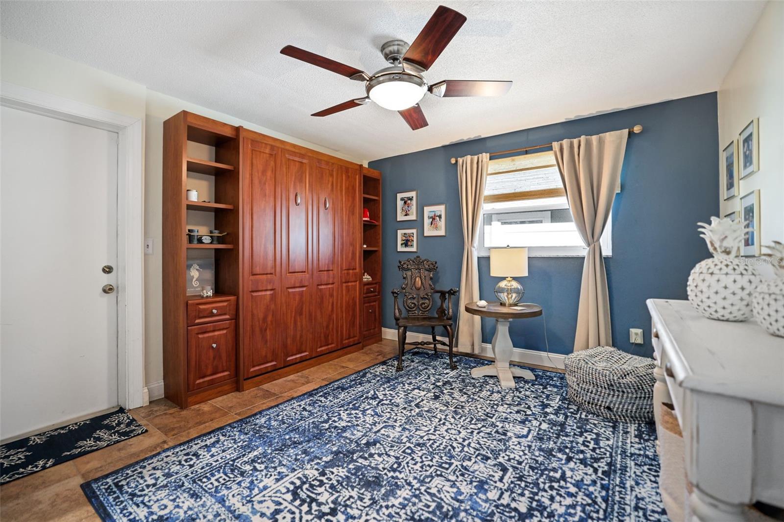 689 ISLAND WAY, CLEARWATER BEACH, FL, 33767
