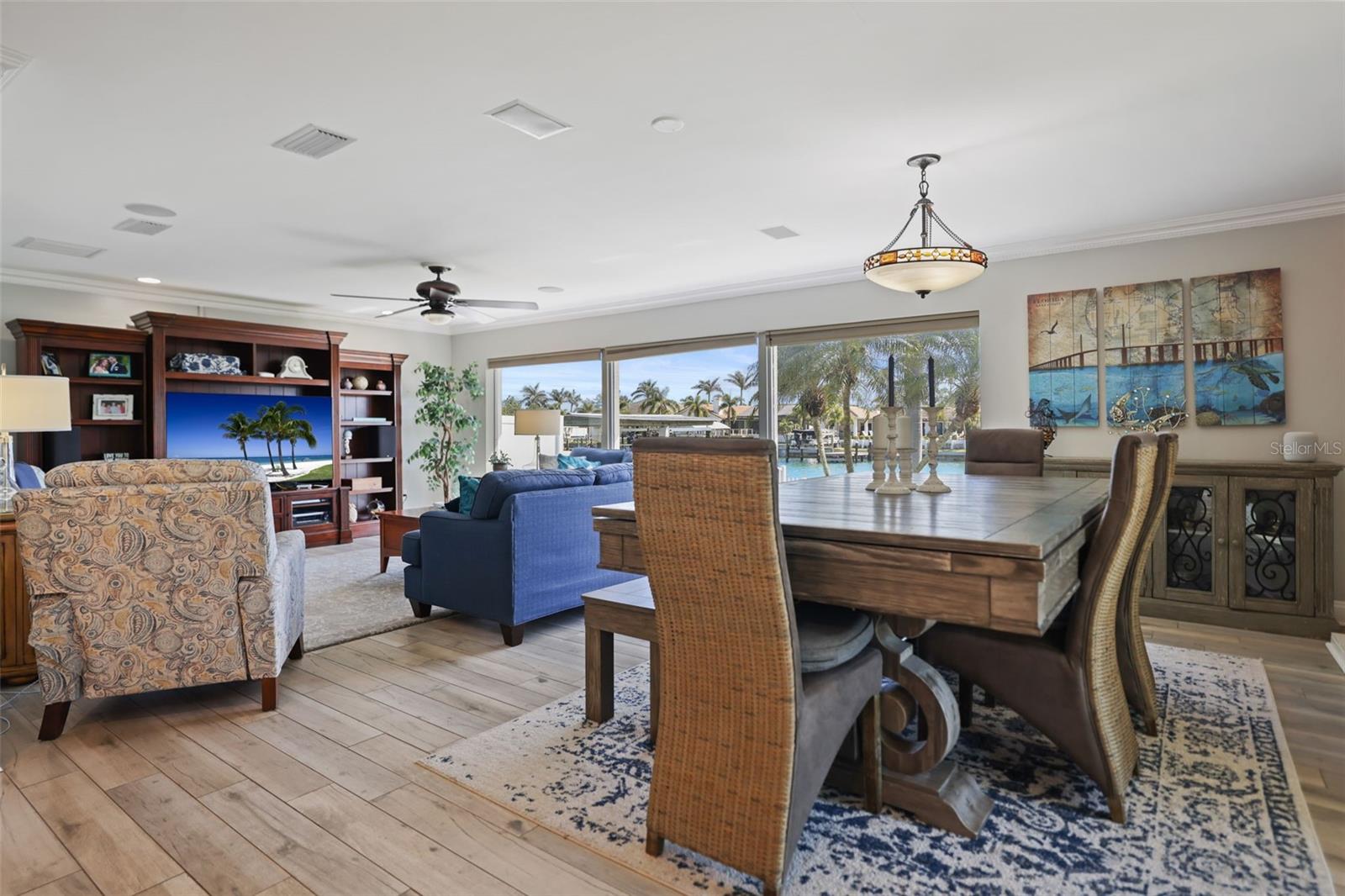 689 ISLAND WAY, CLEARWATER BEACH, FL, 33767
