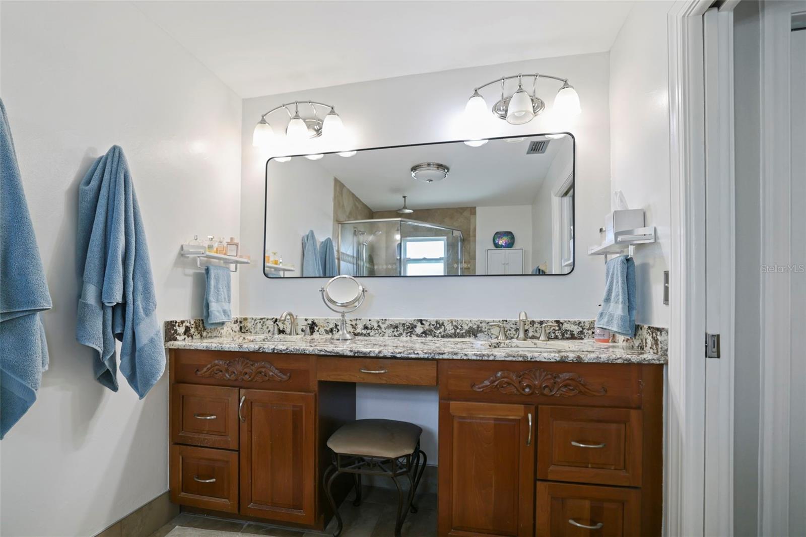 689 ISLAND WAY, CLEARWATER BEACH, FL, 33767