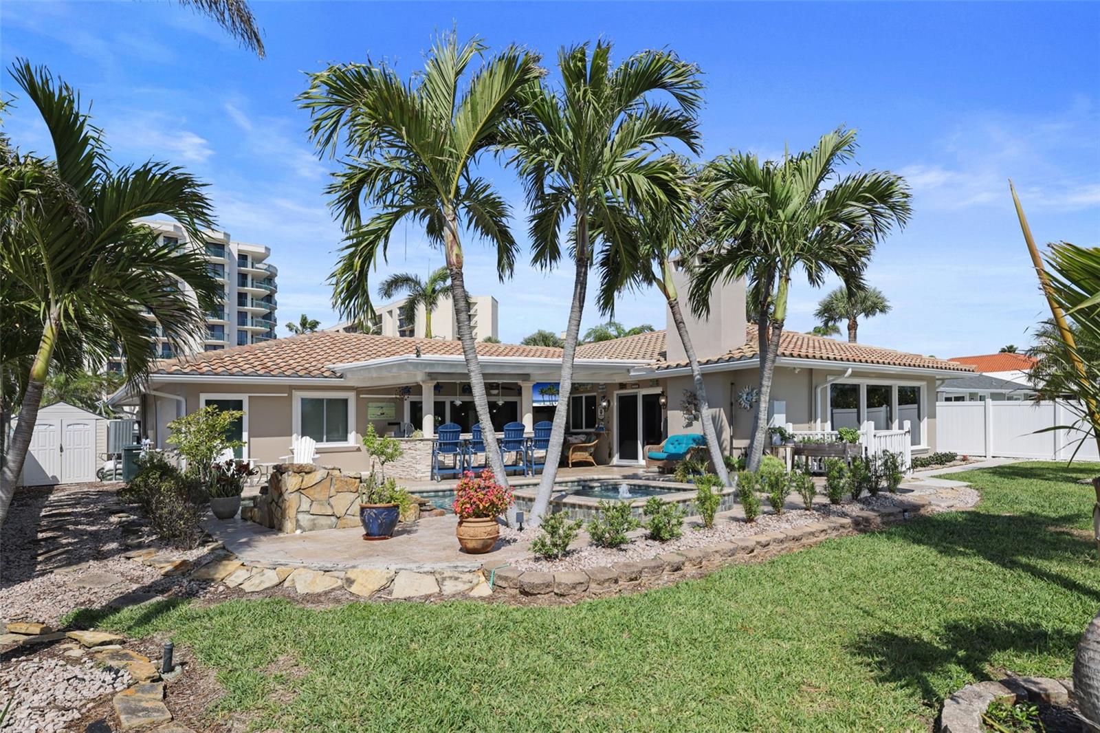 689 ISLAND WAY, CLEARWATER BEACH, FL, 33767