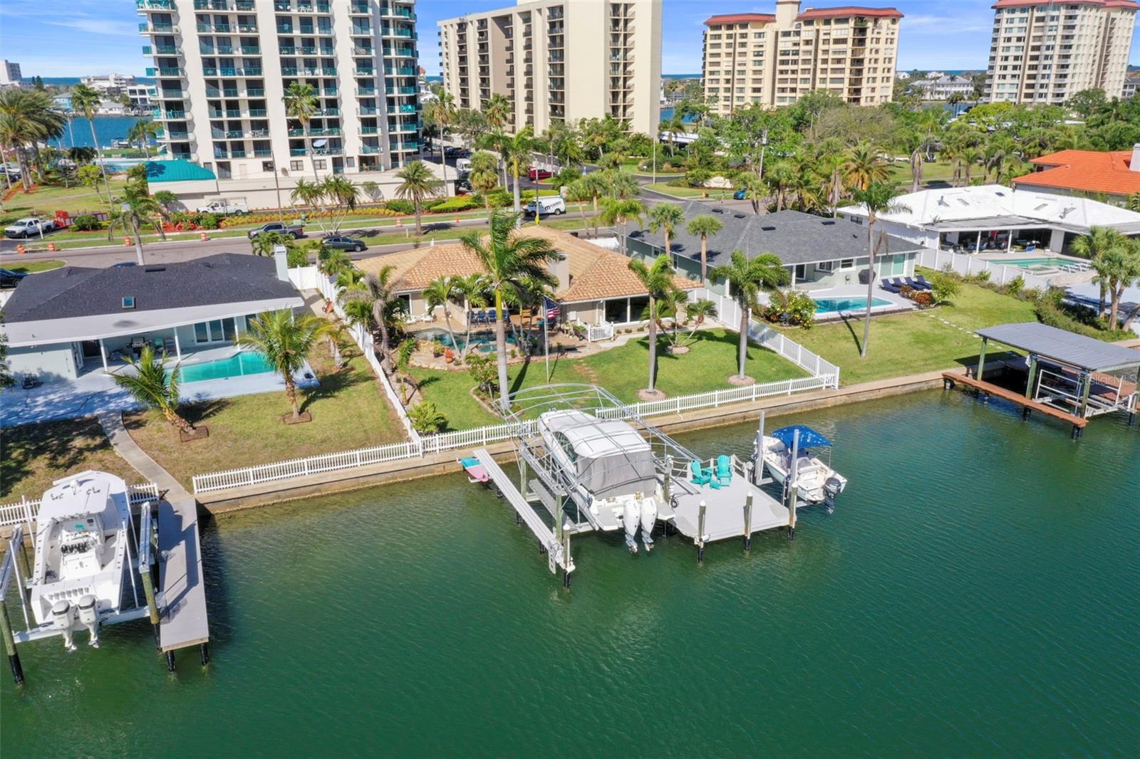 689 ISLAND WAY, CLEARWATER BEACH, FL, 33767