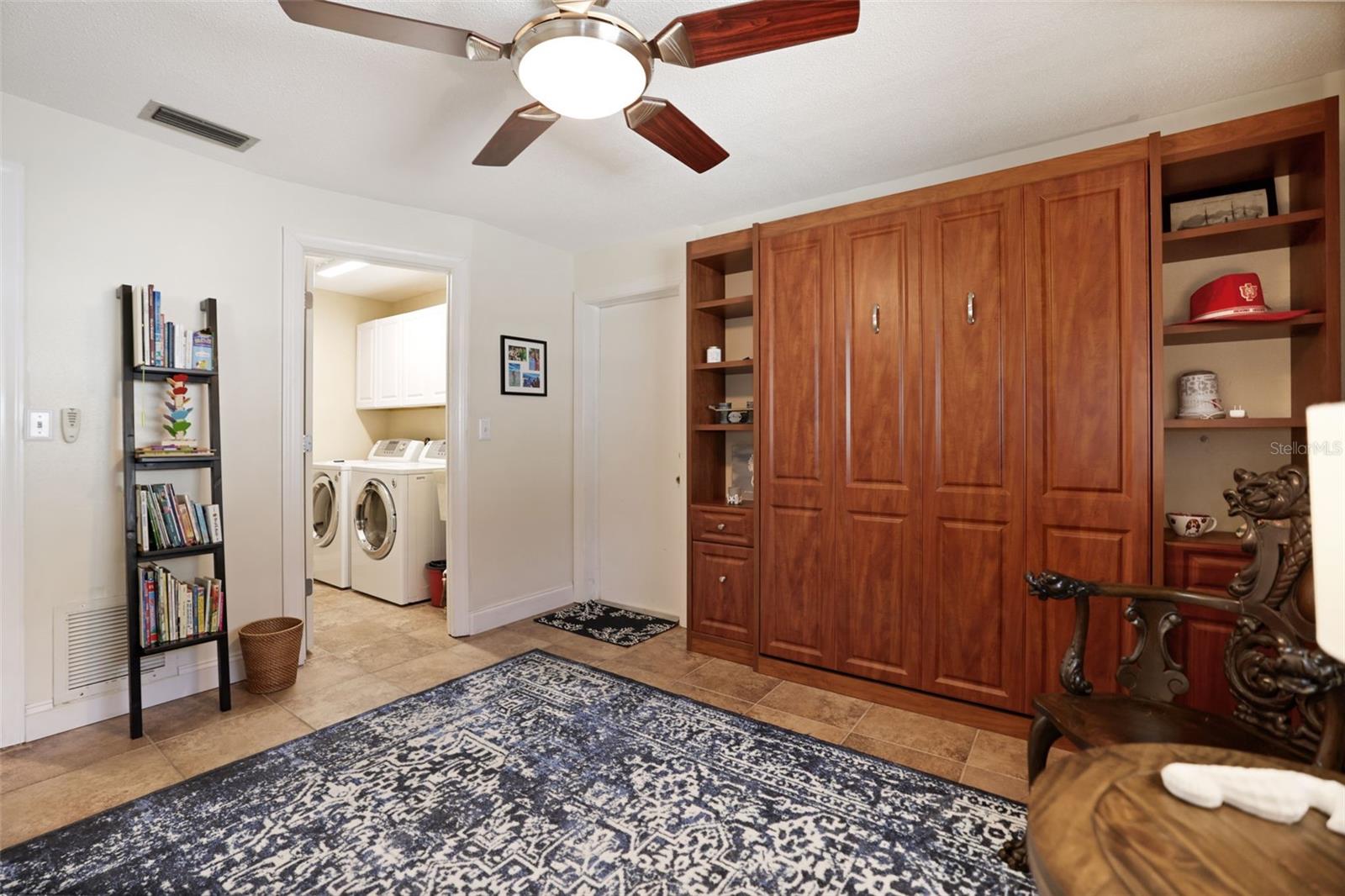 689 ISLAND WAY, CLEARWATER BEACH, FL, 33767