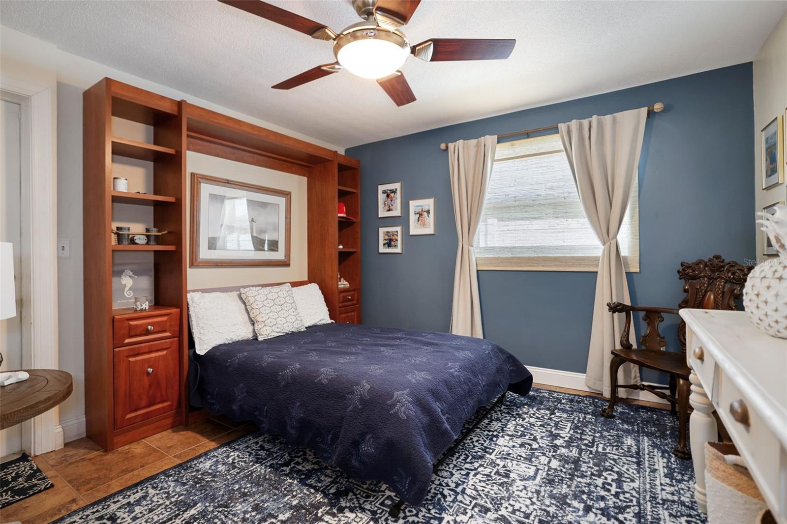 689 ISLAND WAY, CLEARWATER BEACH, FL, 33767