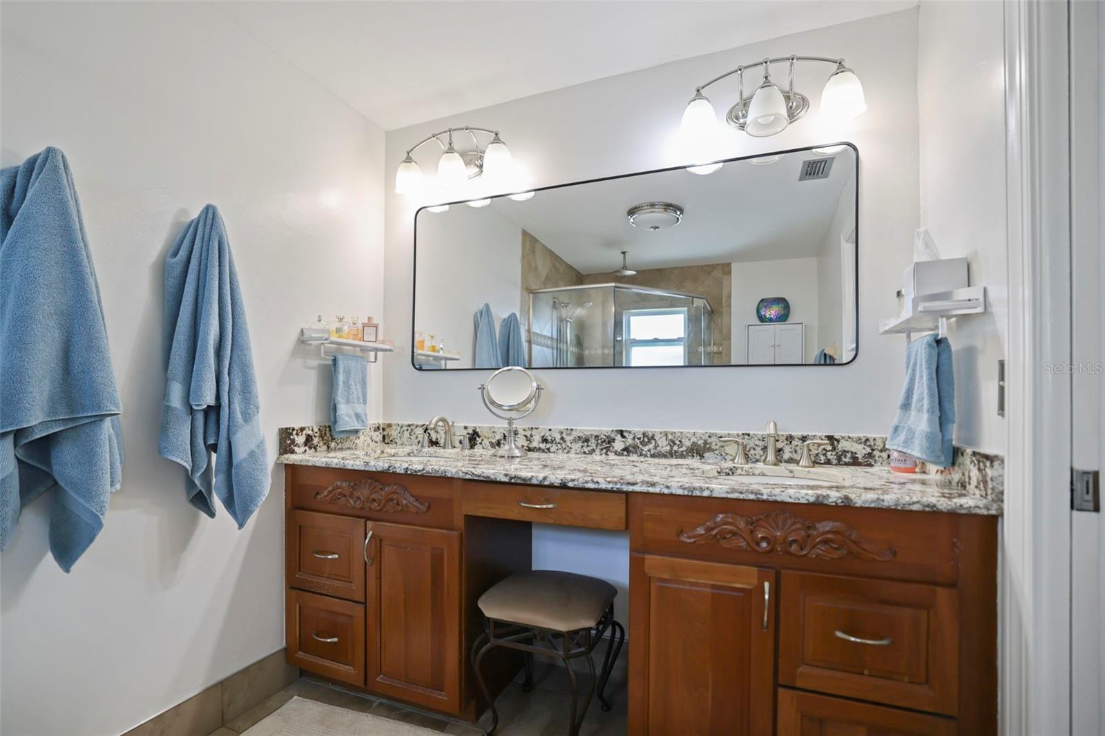 689 ISLAND WAY, CLEARWATER BEACH, FL, 33767