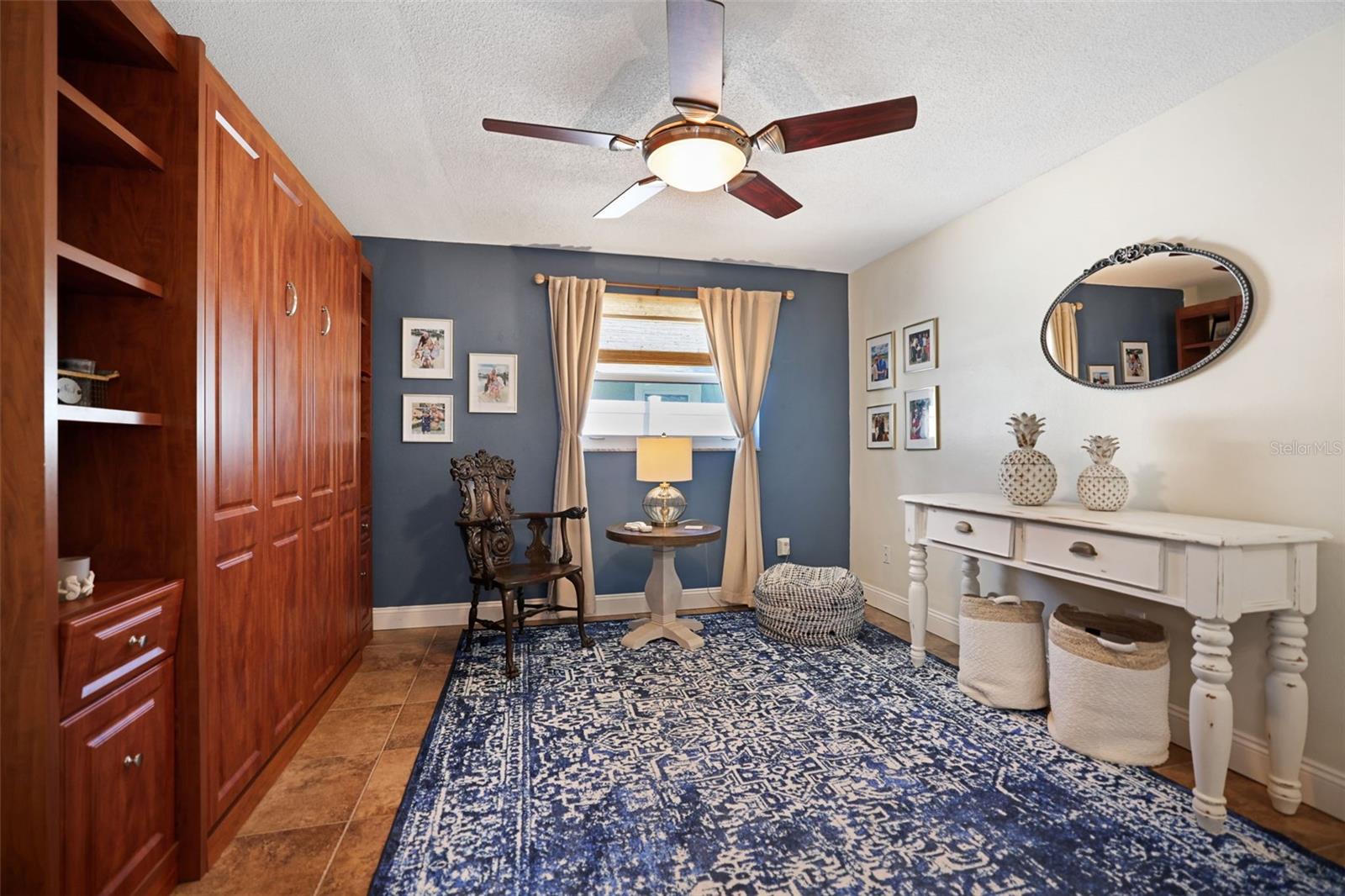 689 ISLAND WAY, CLEARWATER BEACH, FL, 33767