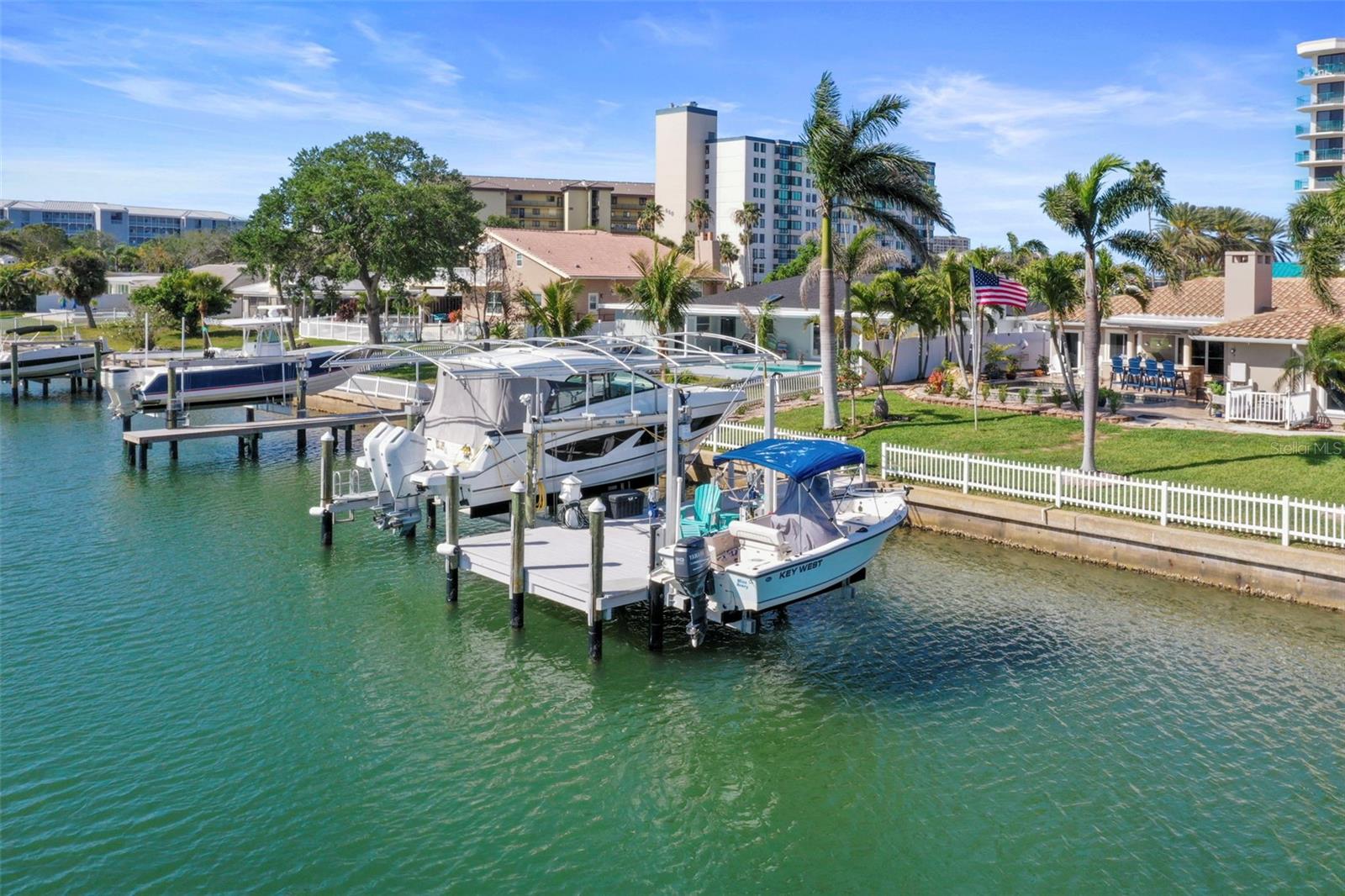 689 ISLAND WAY, CLEARWATER BEACH, FL, 33767