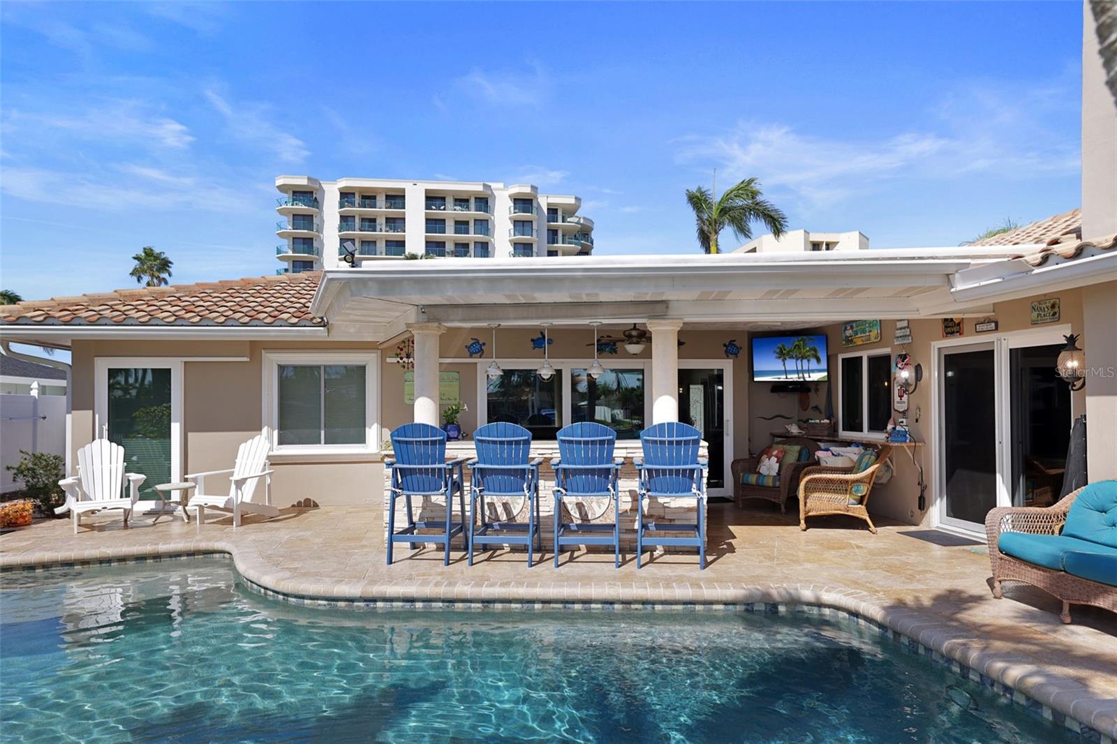689 ISLAND WAY, CLEARWATER BEACH, FL, 33767
