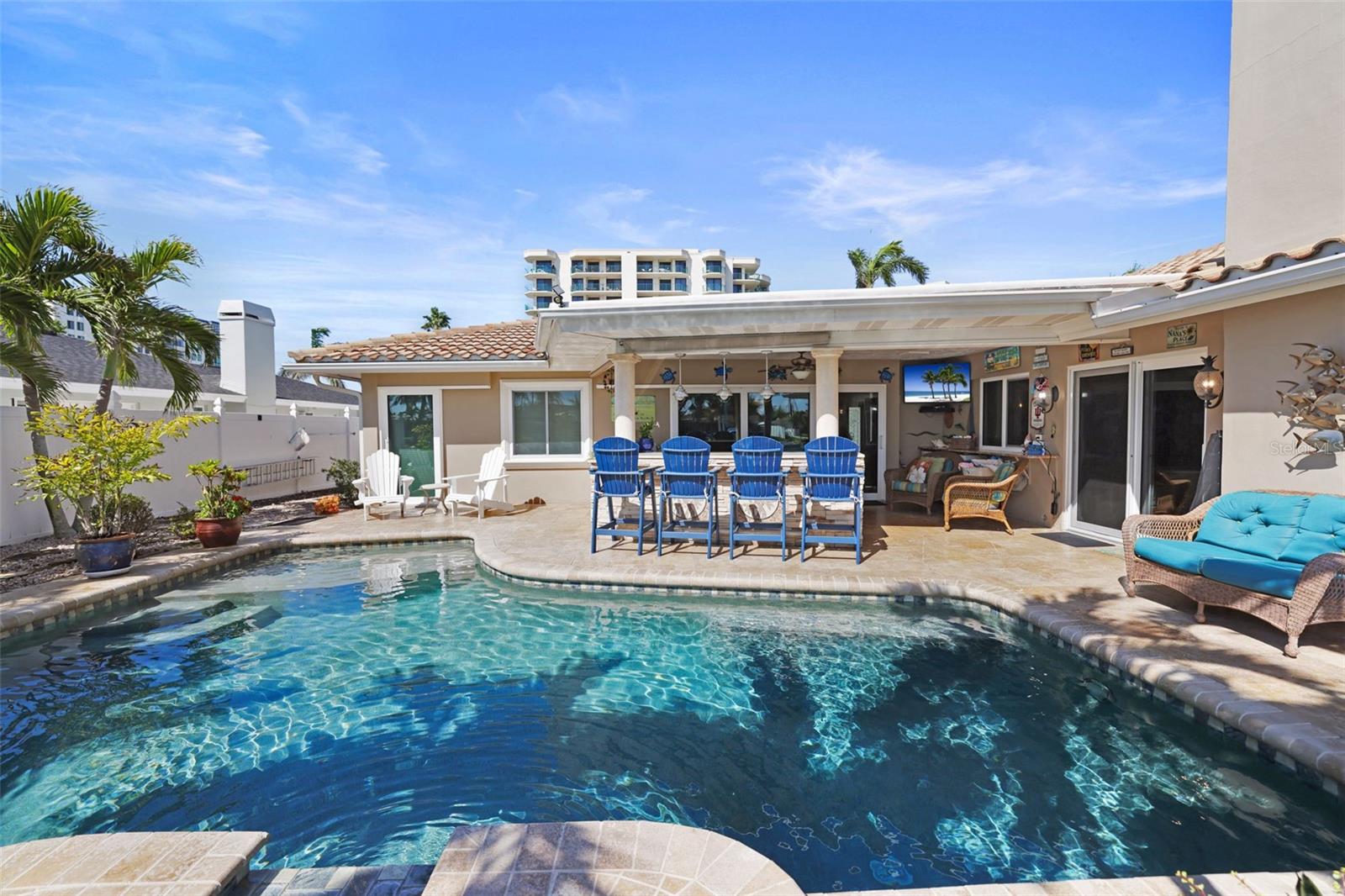 689 ISLAND WAY, CLEARWATER BEACH, FL, 33767