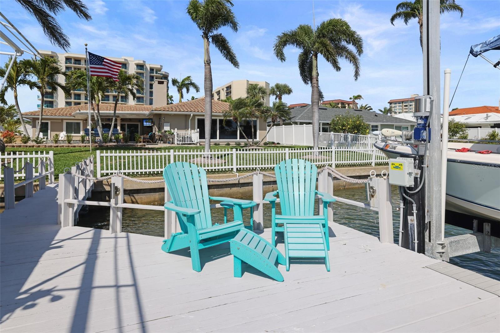 689 ISLAND WAY, CLEARWATER BEACH, FL, 33767