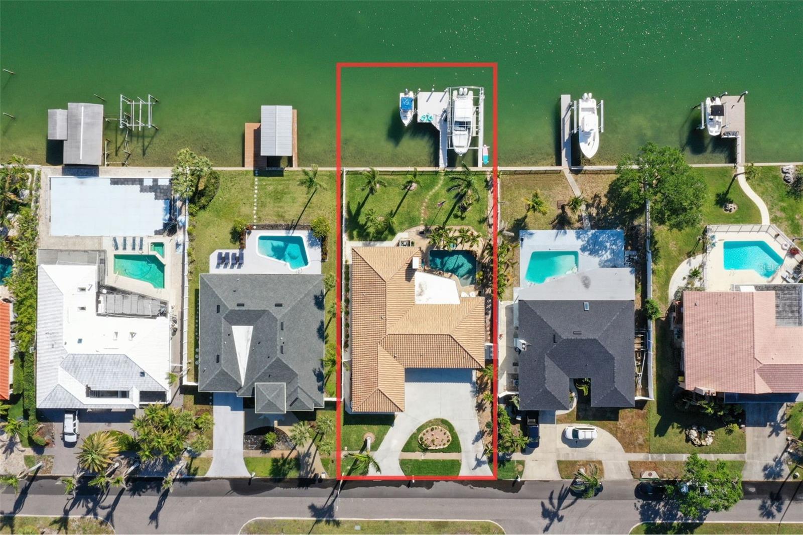 689 ISLAND WAY, CLEARWATER BEACH, FL, 33767