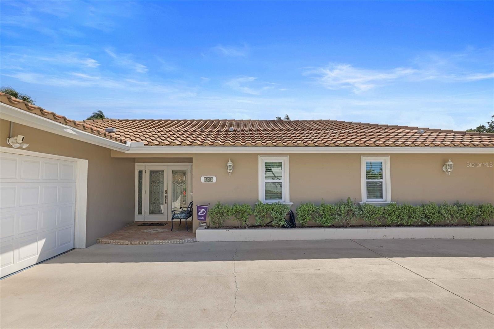689 ISLAND WAY, CLEARWATER BEACH, FL, 33767