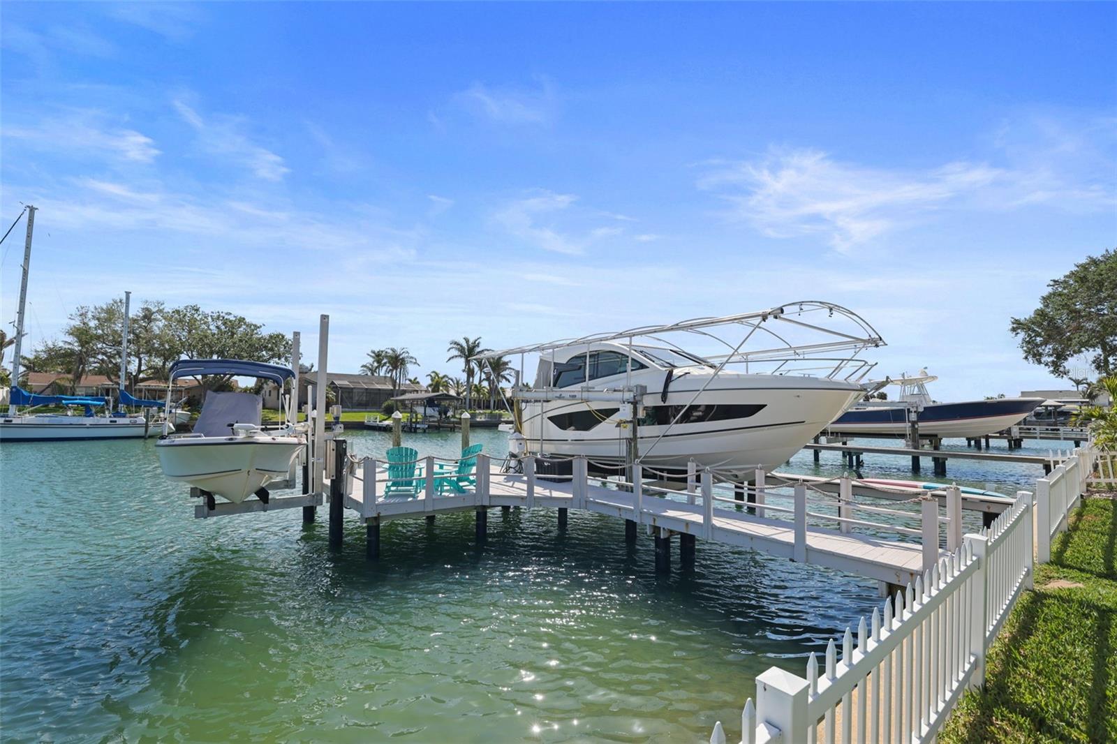689 ISLAND WAY, CLEARWATER BEACH, FL, 33767