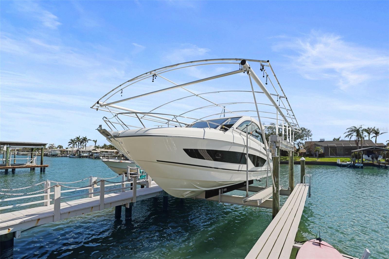 689 ISLAND WAY, CLEARWATER BEACH, FL, 33767