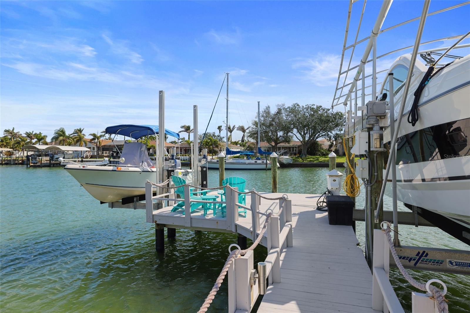 689 ISLAND WAY, CLEARWATER BEACH, FL, 33767