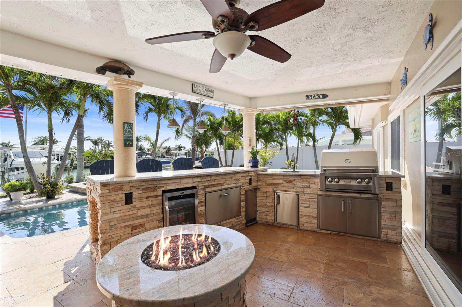 689 ISLAND WAY, CLEARWATER BEACH, FL, 33767