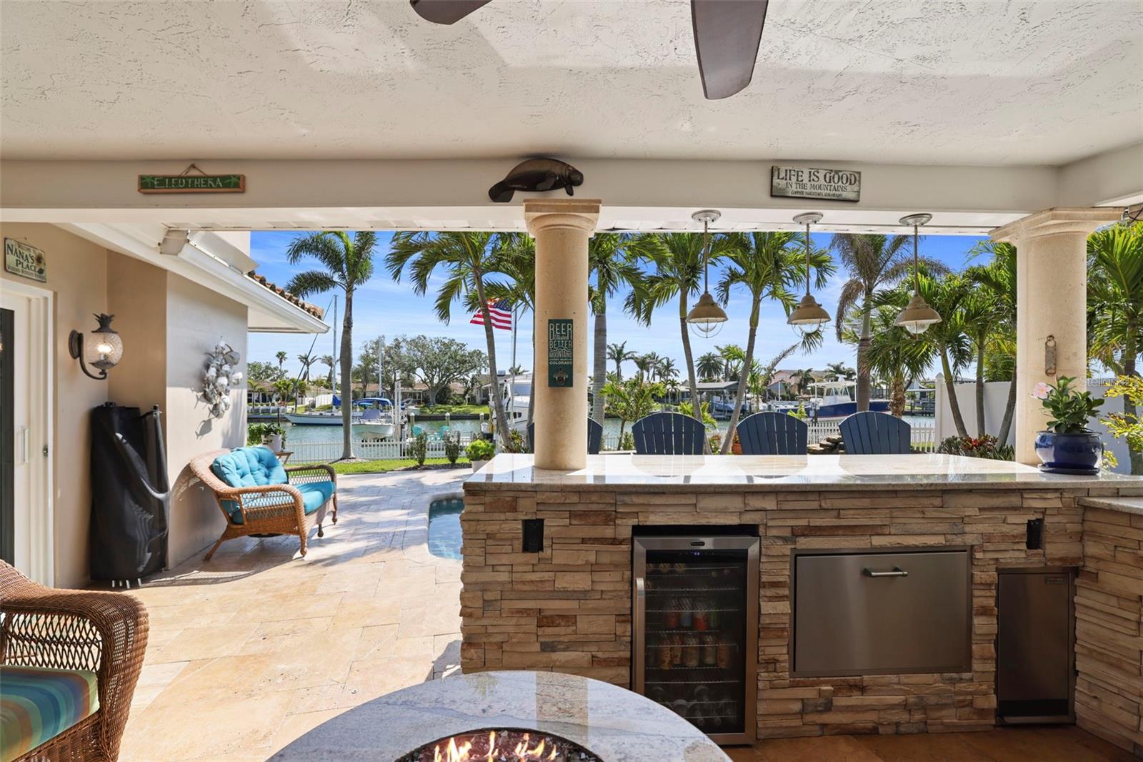 689 ISLAND WAY, CLEARWATER BEACH, FL, 33767
