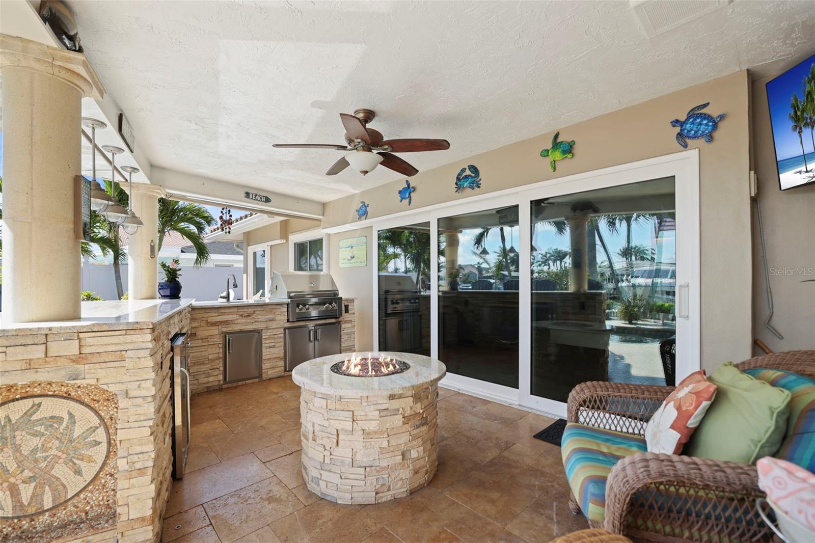 689 ISLAND WAY, CLEARWATER BEACH, FL, 33767