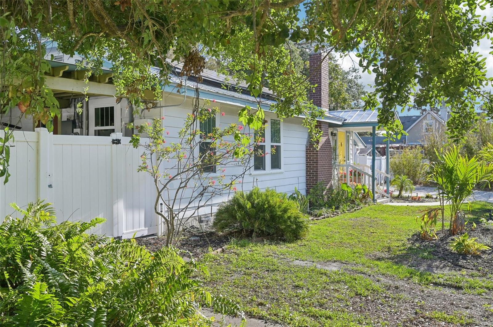 2216 13TH AVE W, BRADENTON, FL, 34205