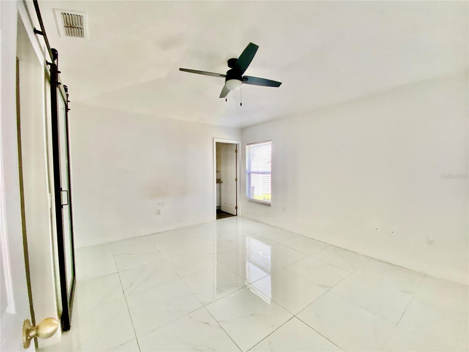 8233 WESTCOTT SHORE DR, ORLANDO, FL, 32829