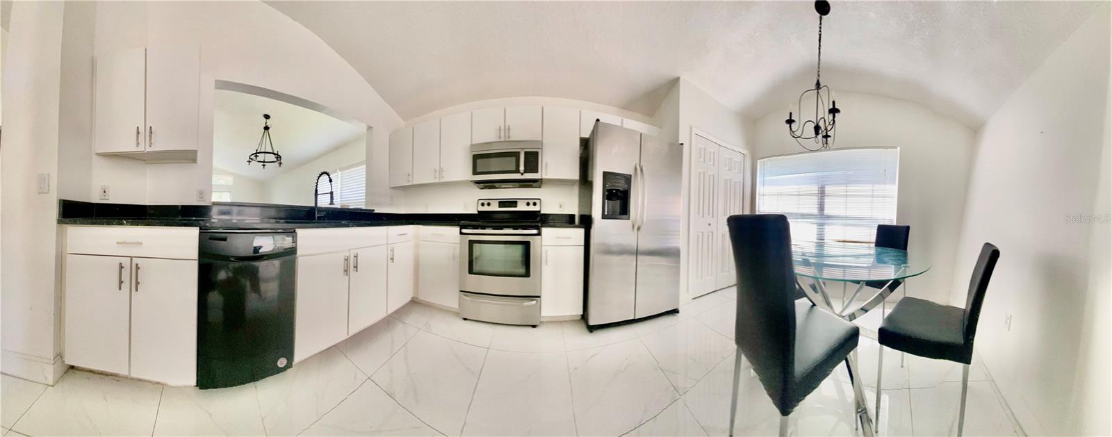 8233 WESTCOTT SHORE DR, ORLANDO, FL, 32829