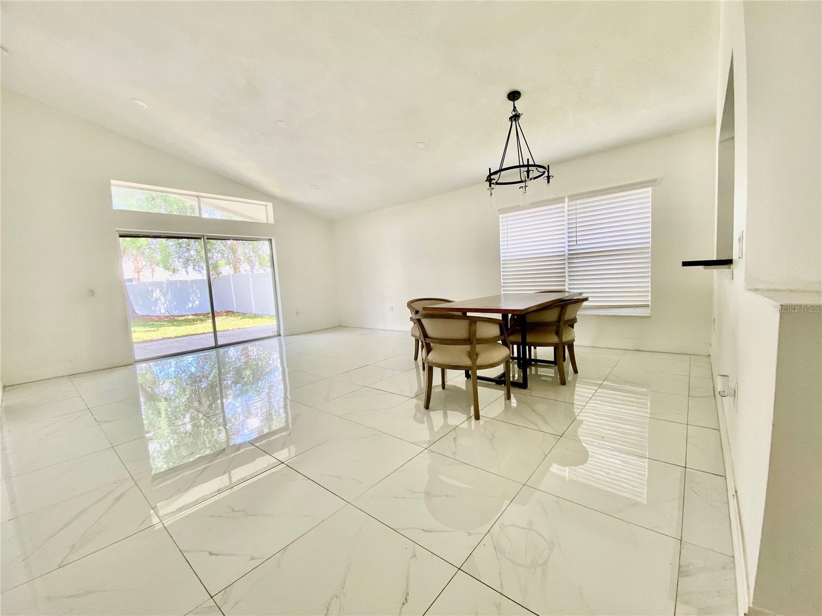 8233 WESTCOTT SHORE DR, ORLANDO, FL, 32829