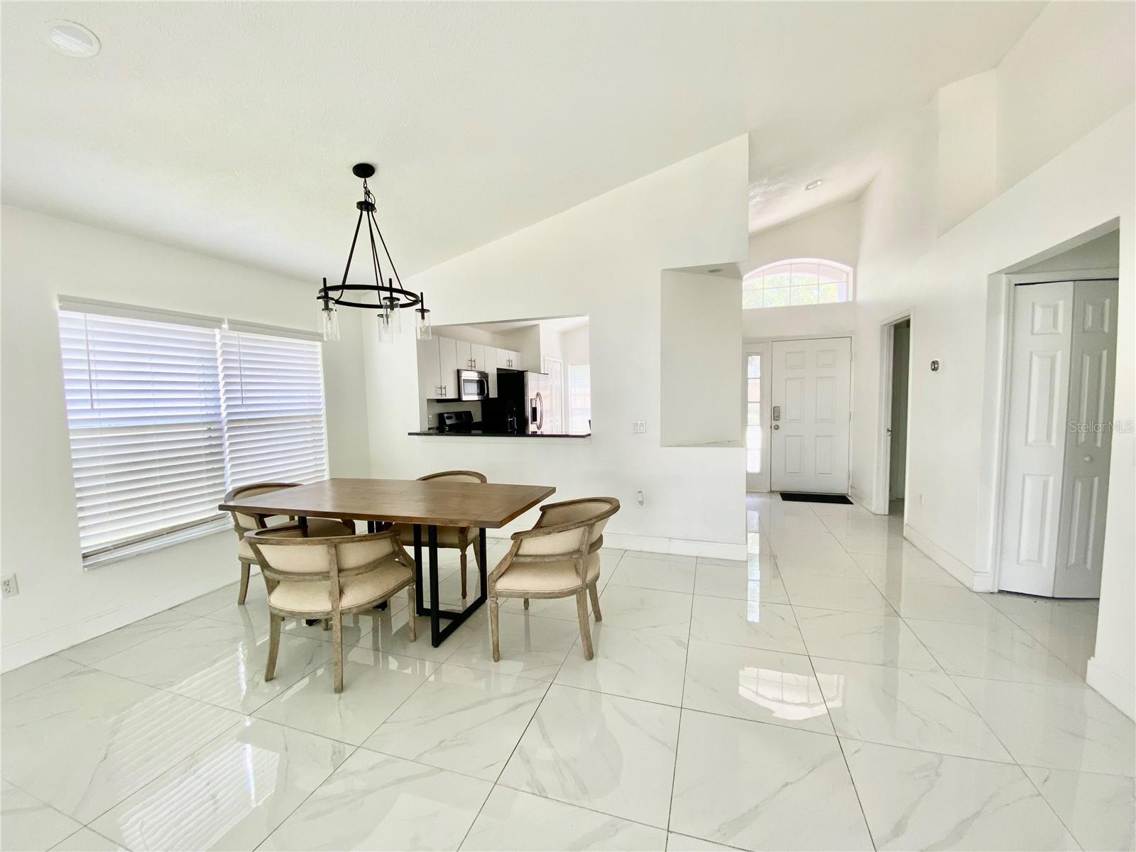 8233 WESTCOTT SHORE DR, ORLANDO, FL, 32829