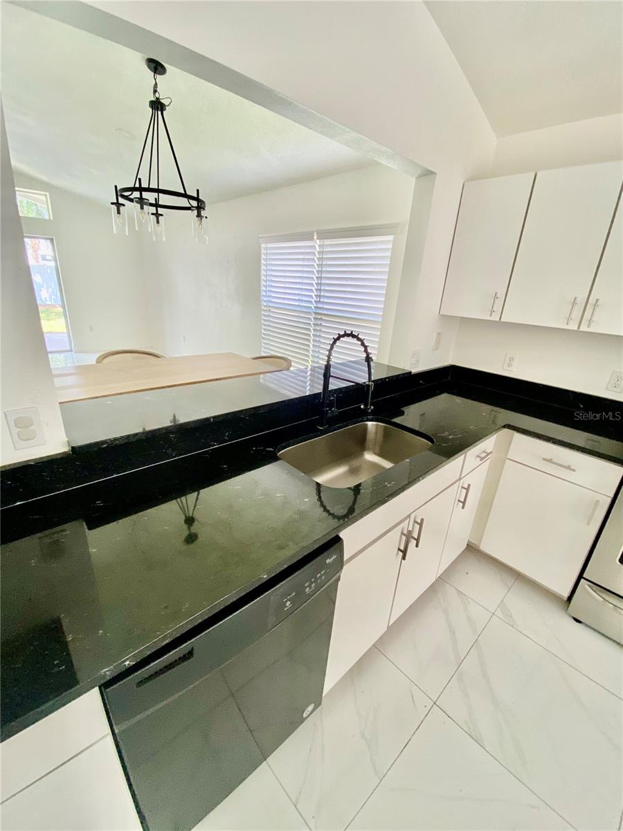 8233 WESTCOTT SHORE DR, ORLANDO, FL, 32829