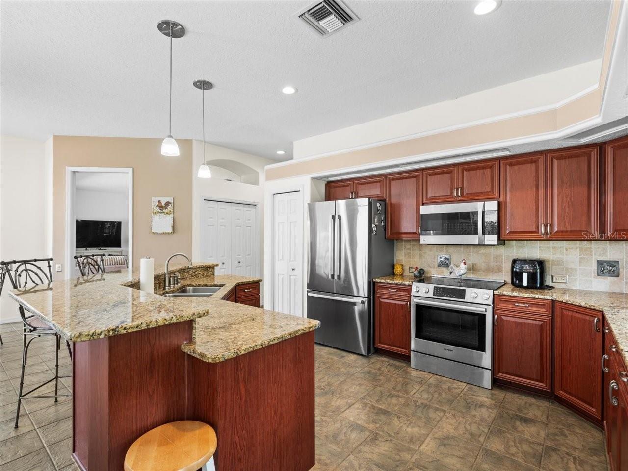 9032 CYPRESS GLEN CT, WEEKI WACHEE, FL, 34613