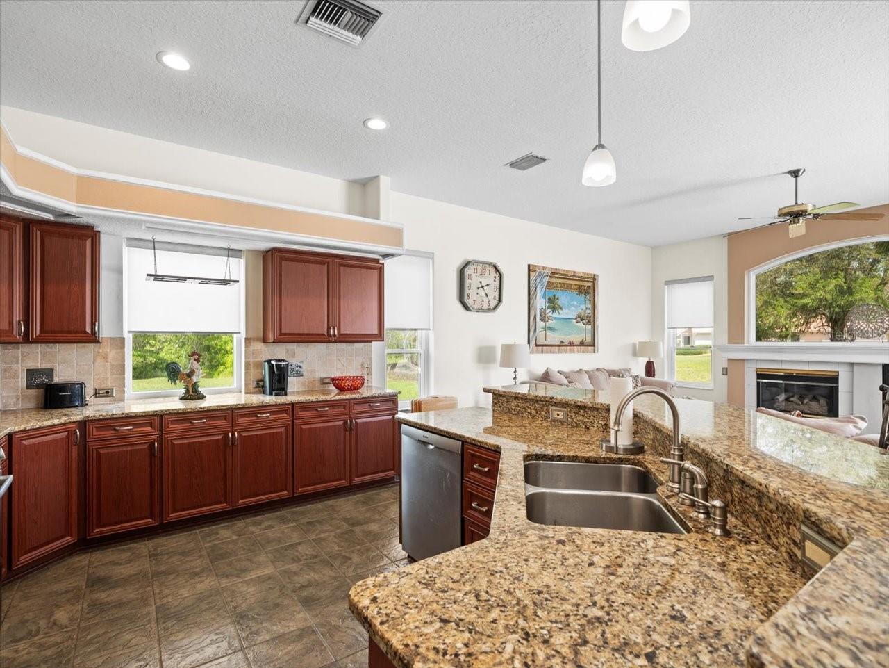 9032 CYPRESS GLEN CT, WEEKI WACHEE, FL, 34613