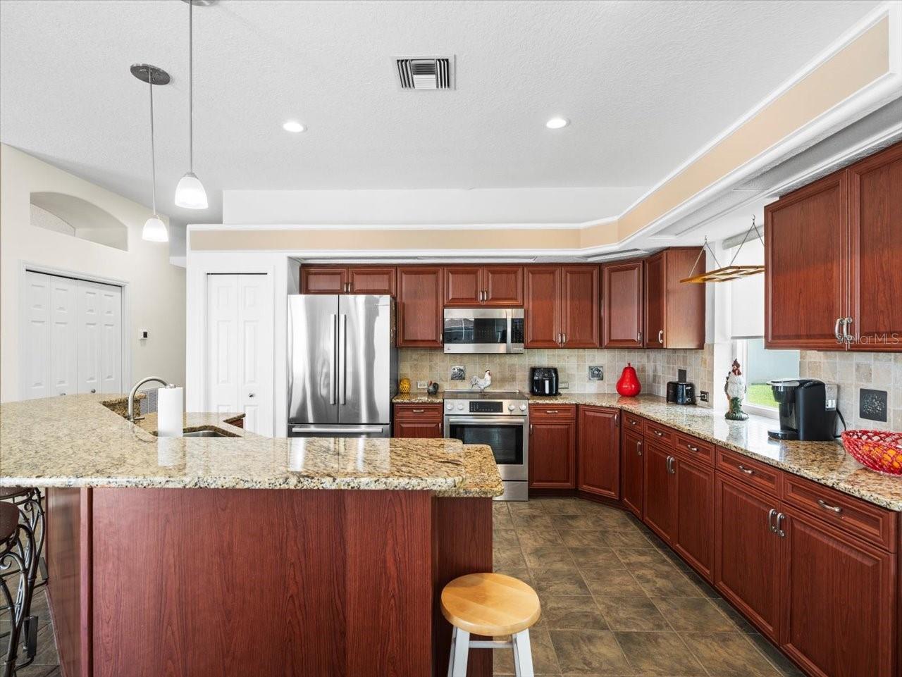 9032 CYPRESS GLEN CT, WEEKI WACHEE, FL, 34613