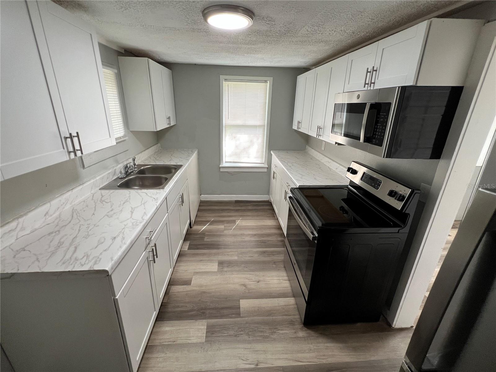 2107 HOLLYWOOD AVE, EUSTIS, FL, 32726