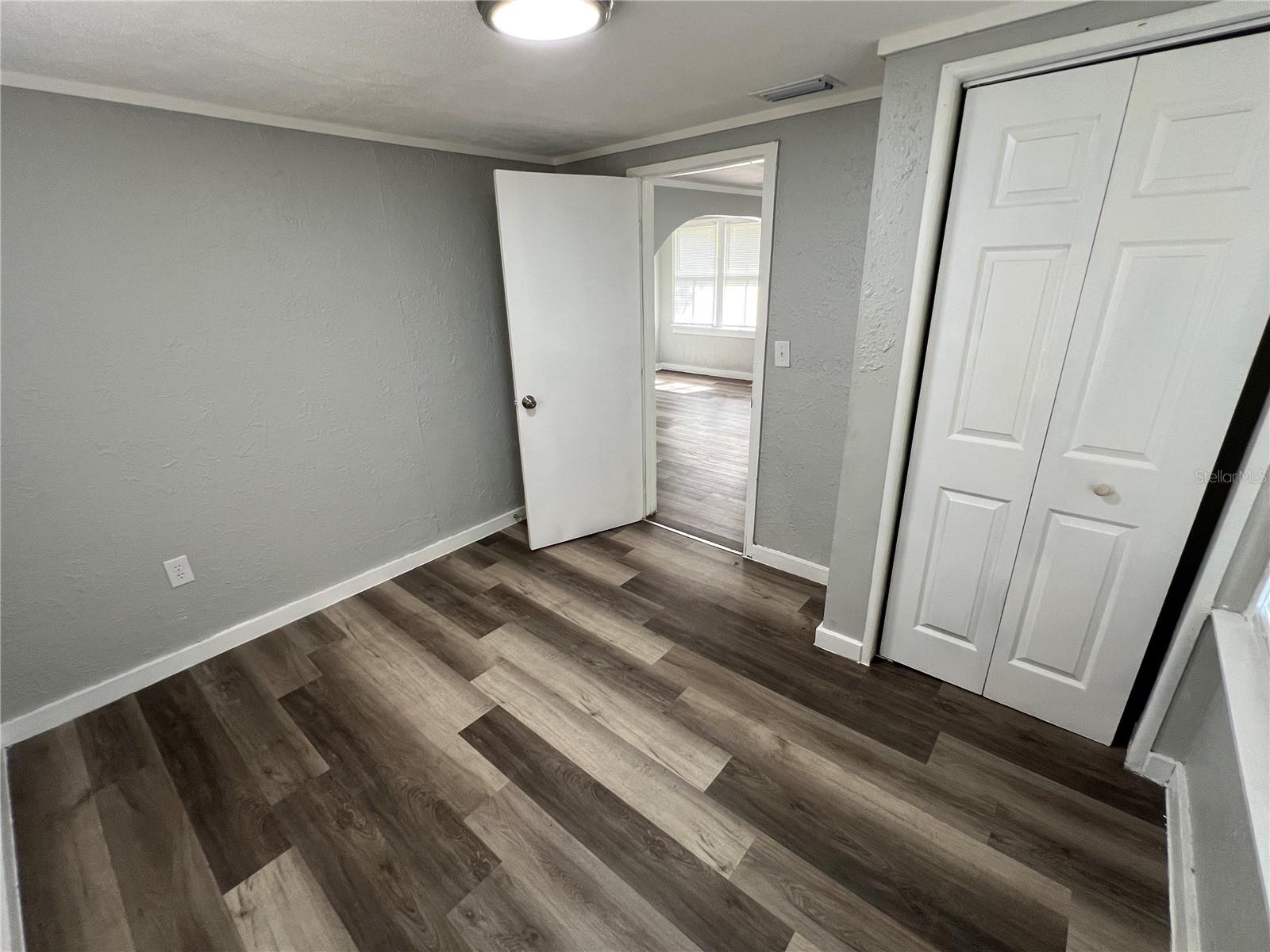 2107 HOLLYWOOD AVE, EUSTIS, FL, 32726
